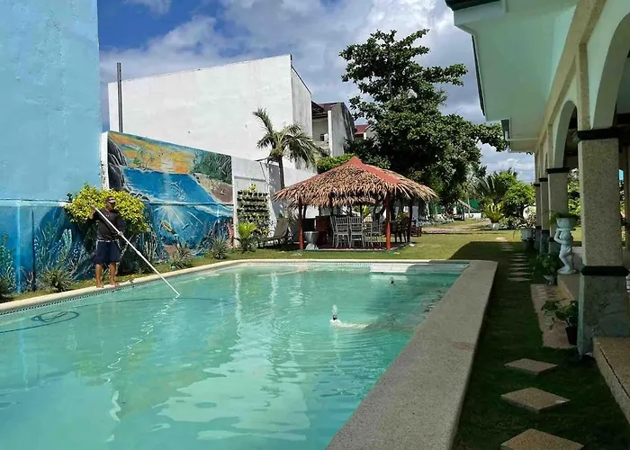 House With Private Pool And Extensive Garden