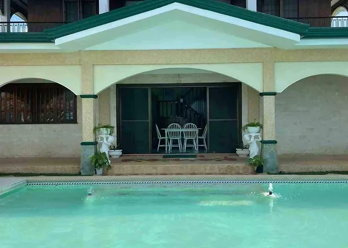 ヴィラ House With Private Pool And Extensive Garden