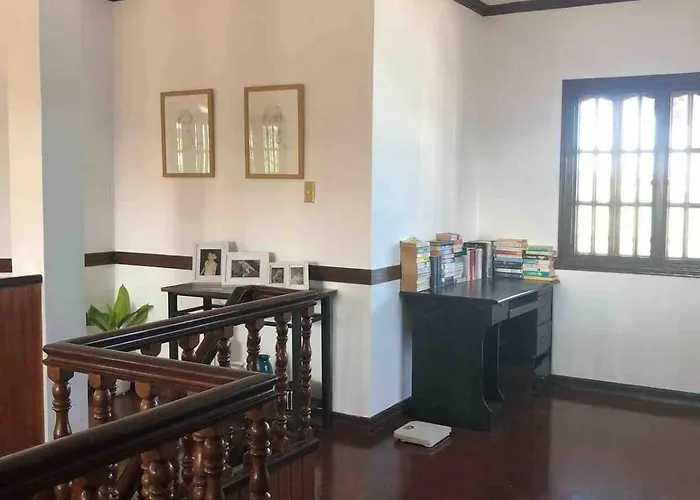 House With Private Pool And Extensive Garden *
